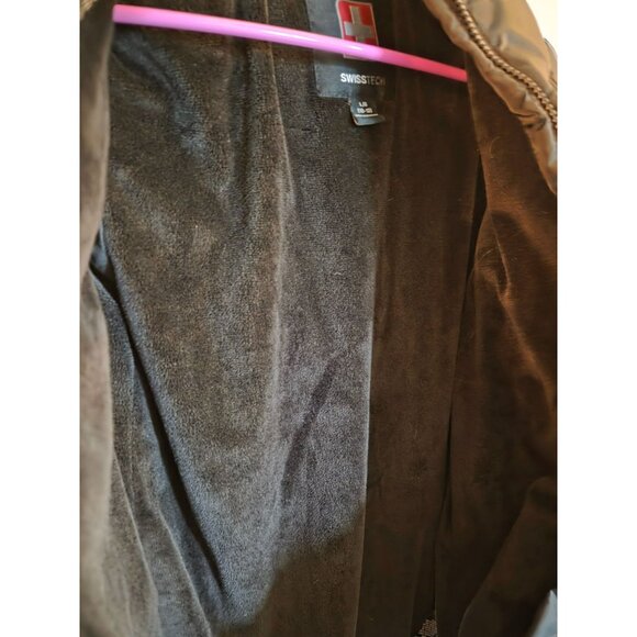 Swisstech youth girls puffer jacket Size large (10-12) w/hood and zipper closure - Picture 4 of 8